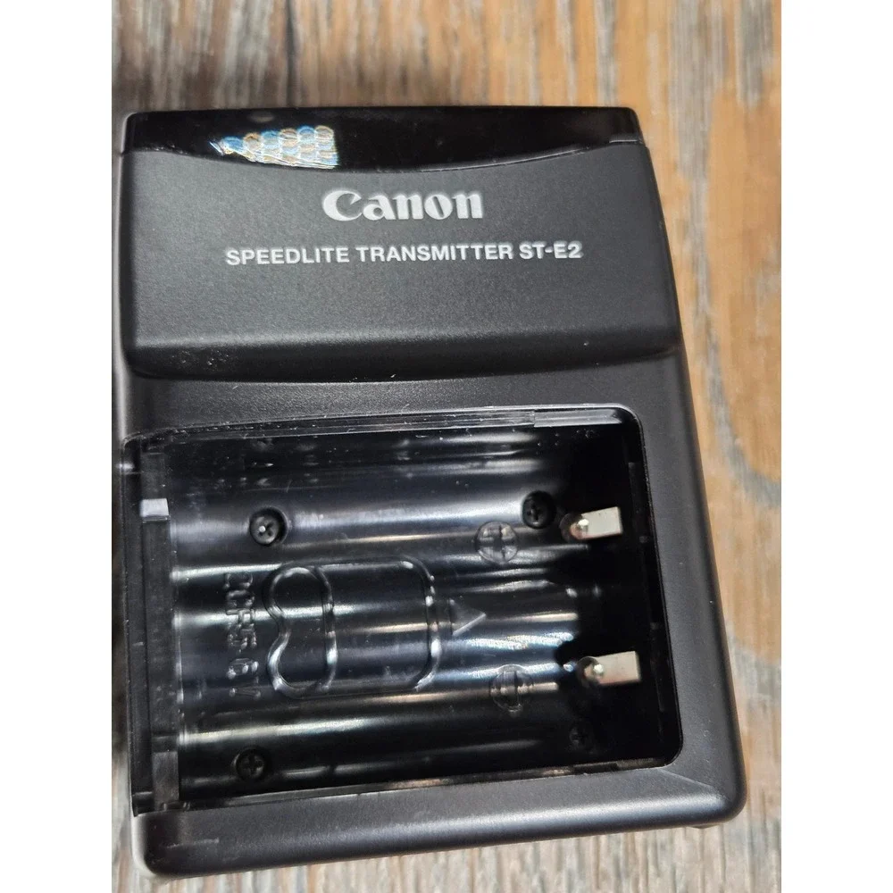 Canon Speedlite Transmitter ST-E2 Wireless Flash Trigger with Manual